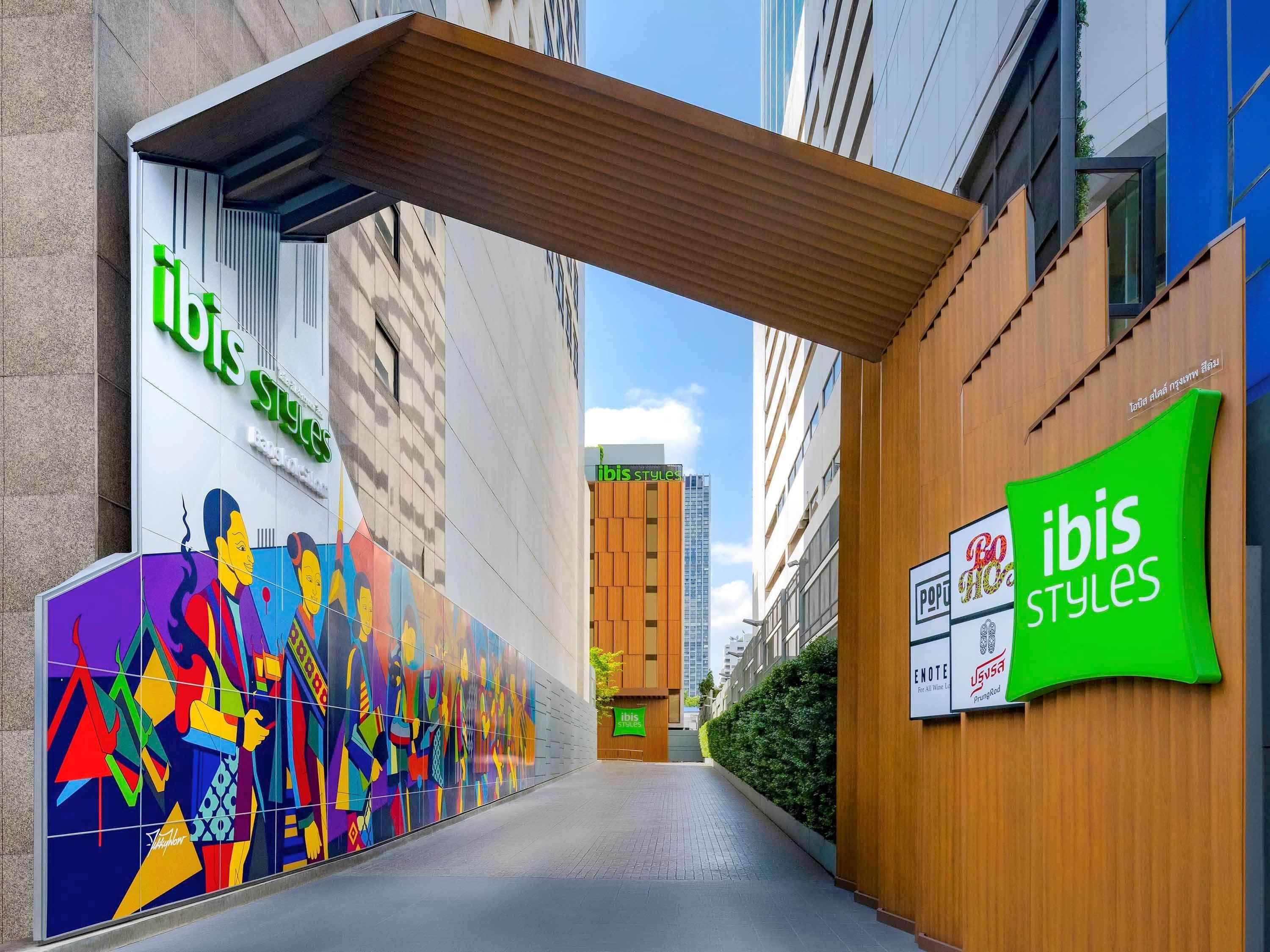 Khách sạn Ibis Styles Silom 3*